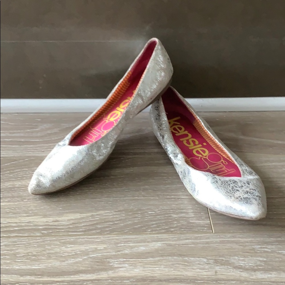 Kensie girl Silver Cracked Metallic Flat